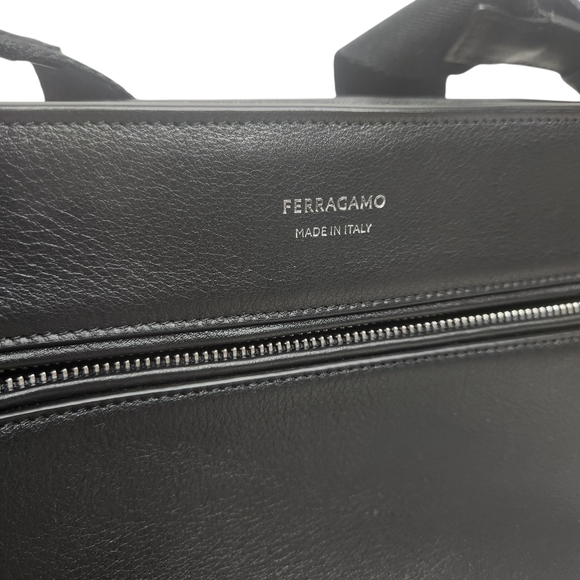 Ferragamo Star-shaped crossbody bag pouch - Picture 3 of 14
